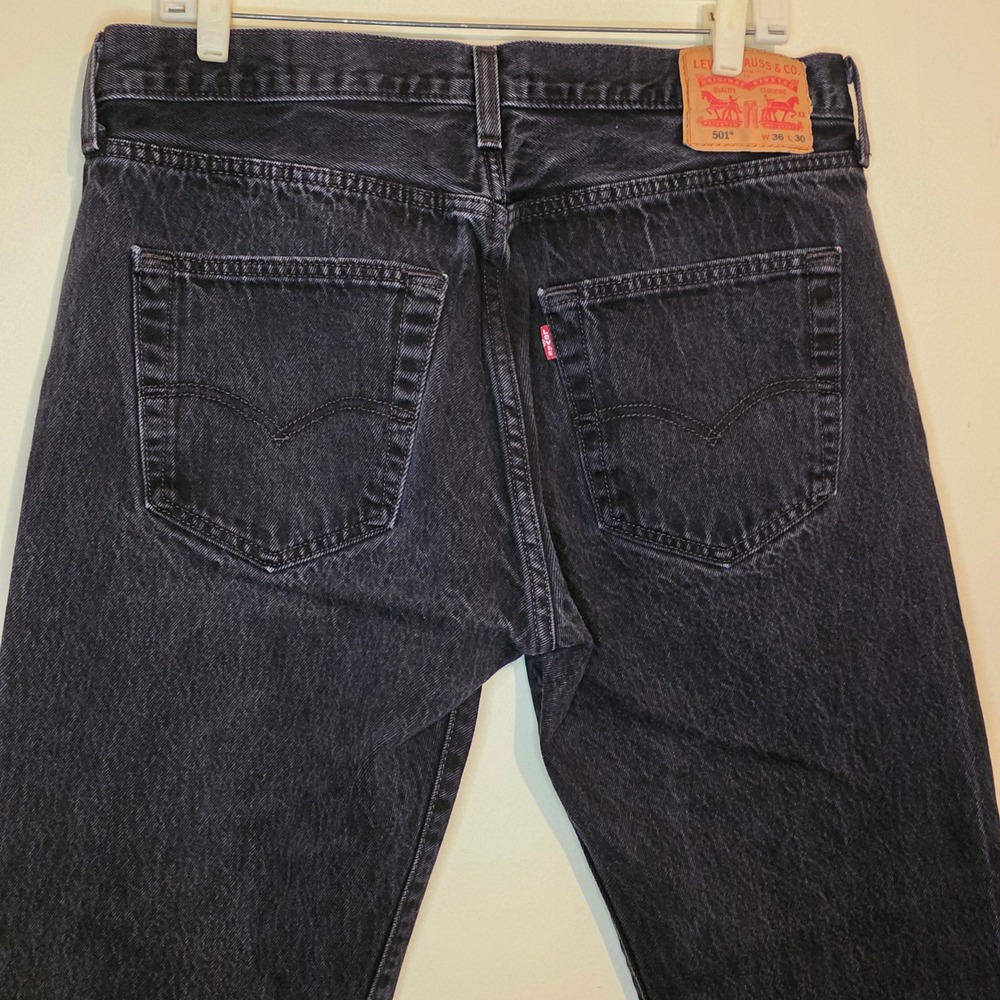 Levi‎ Strauss Co 501 Original Fit Button Fly Black Denim Jeans Mens W36 L30 - Picture 6 of 15